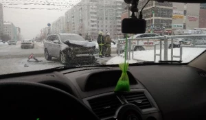 ДТП. Барнаул. Три автомобиля.