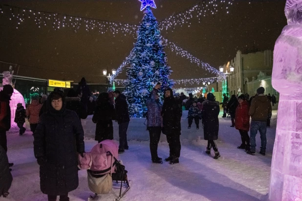 Новогодний городок на "барнаульском Арбате".