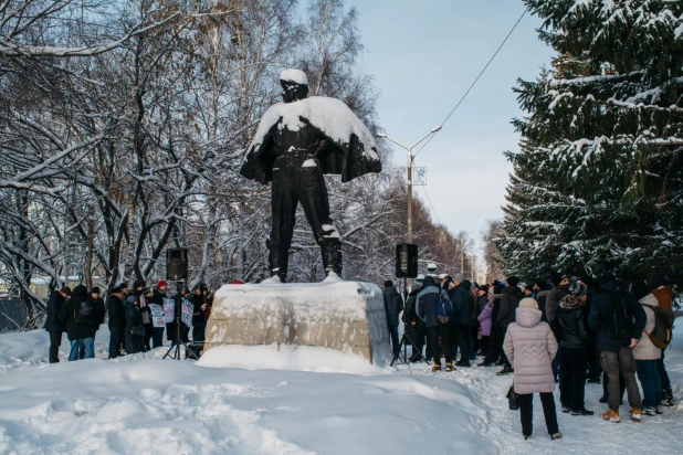 В Барнауле прошел митинг в защиту зеленых зон Барнаула