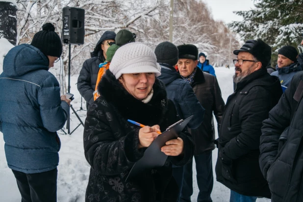 В Барнауле прошел митинг в защиту зеленых зон Барнаула