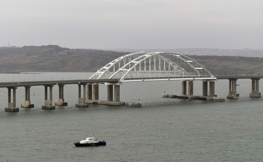 Атака на российские аэродромы, Путин проехал по Крымскому мосту, а в Молдавии обнаружили ракету. Что еще произошло 5 декабря