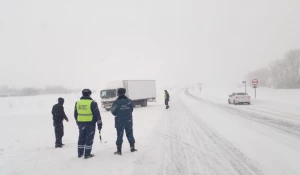 Перекрытие дорог, метель.