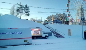 Алтайские спасатели подготовили барнаульцам новогодние сюрпризы.