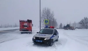 Перекрытие дороги, снегопад.