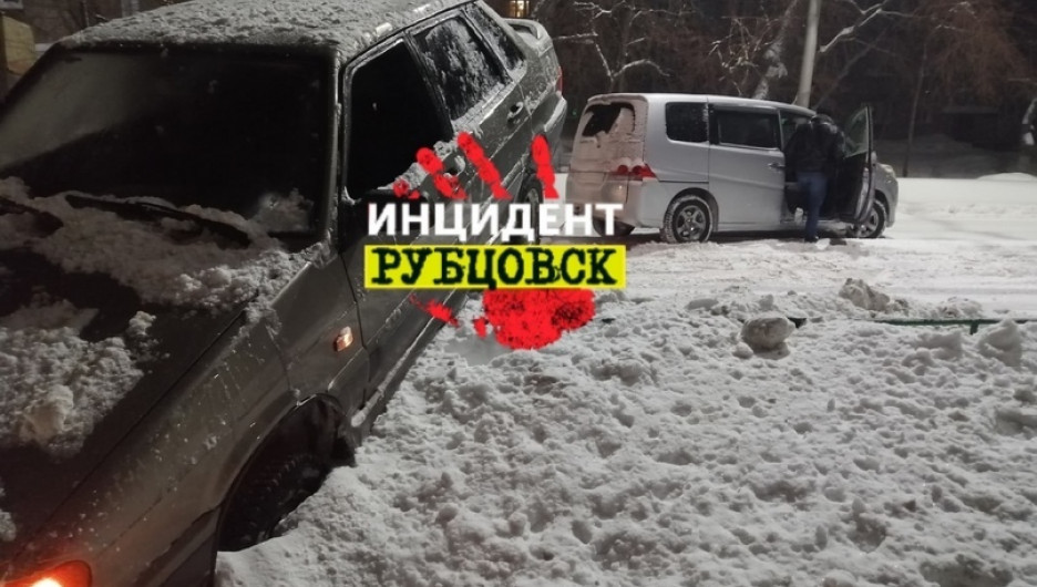 Жители Рубцовска жалуются на плохую уборку снега.