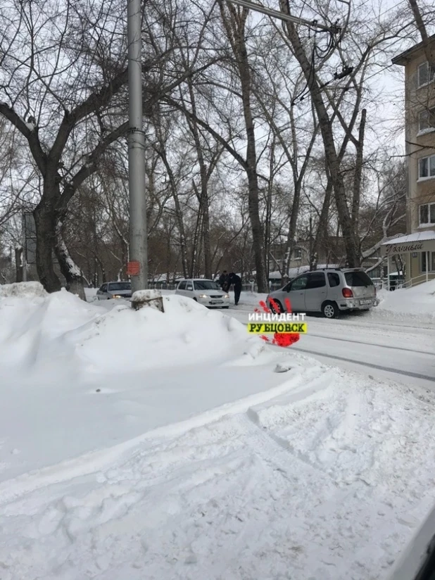 Жители Рубцовска жалуются на плохую уборку снега.