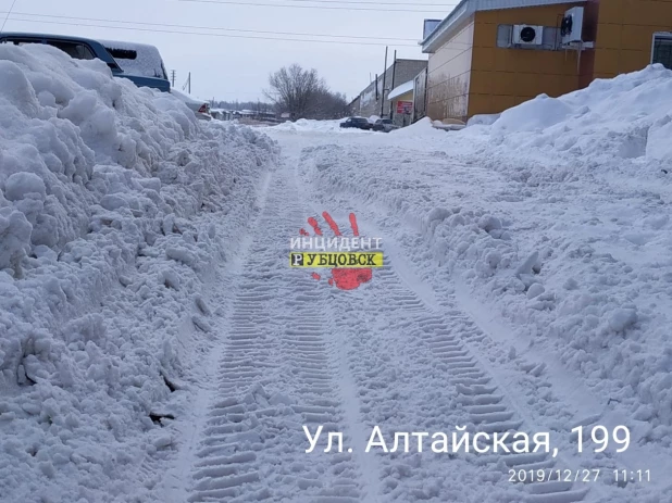 Жители Рубцовска жалуются на плохую уборку снега.