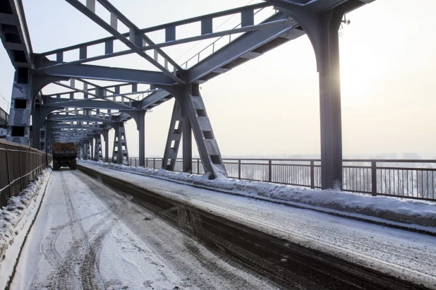 Ремонт Старого моста 10 января в Барнауле.