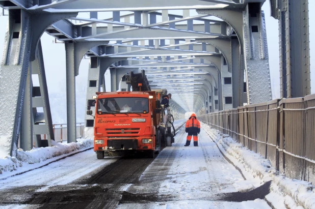 Ремонт Старого моста 10 января в Барнауле.