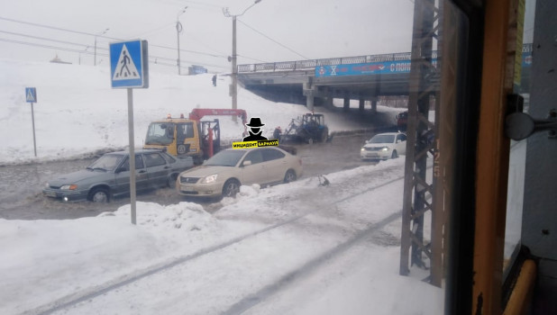 Коммунальная авария на улице Малахова. Барнаул.