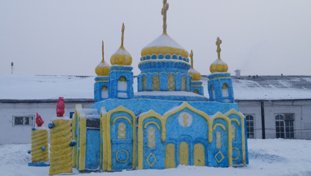 Храм Христа Спасителя из снега. Кузбасс.