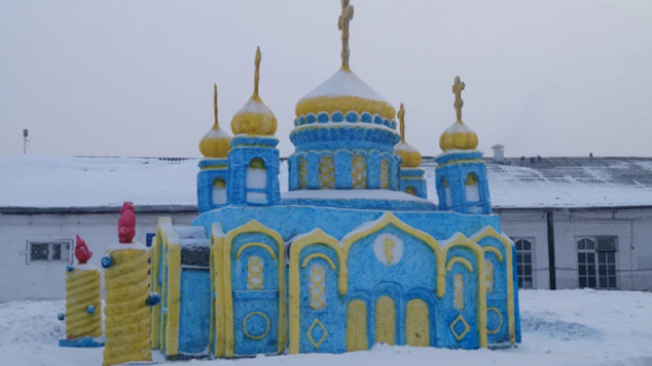 Храм Христа Спасителя из снега. Кузбасс.