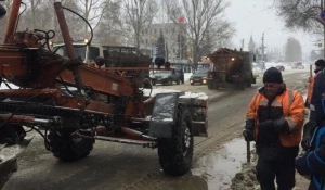 На ул. Энтузиастов прорвало водопровод.