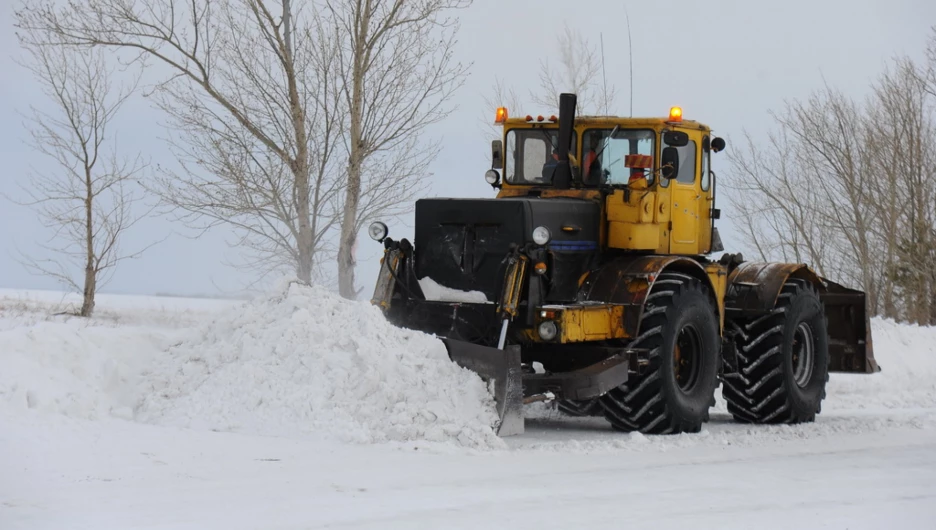Уборка снега в Алтайском крае.