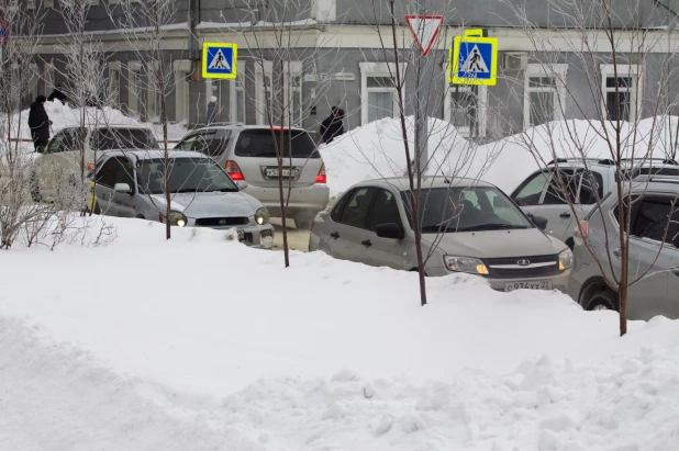 Барнаул. Очистка снега. 