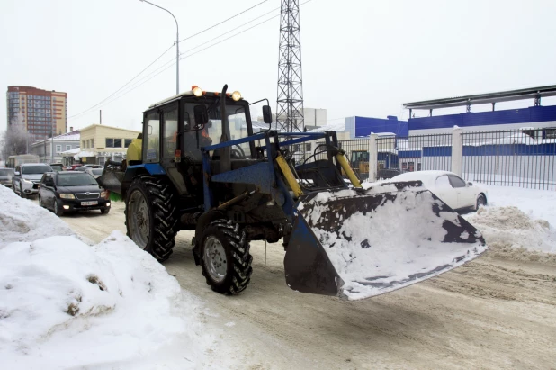 Барнаул. Очистка снега. 