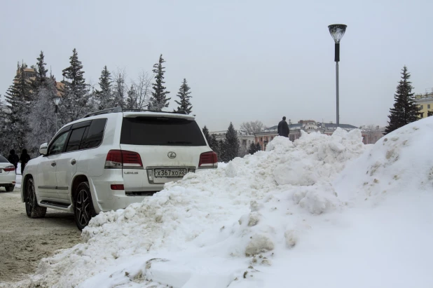 Барнаул. Очистка снега. 