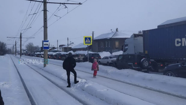 Пробка из-за ДТП на ул. Аванесова.