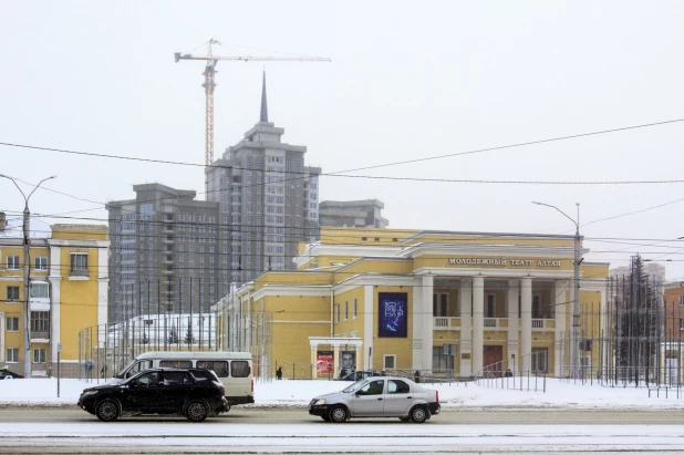 ЖК "Столичный". Вид на жилищный комплекс и Барнаул. 