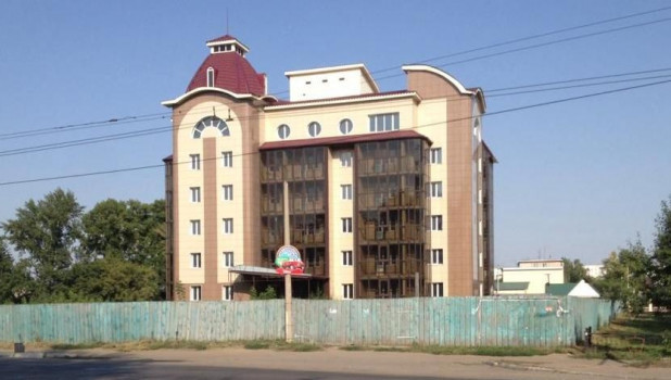 В Рубцовске продают восьмиэтажную гостиницу.