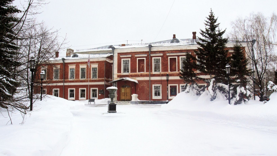 Бывшее здание Барнаульского окружного суда, ул. Л. Толстого, 2. Сейчас здесь ГМИЛИКА.