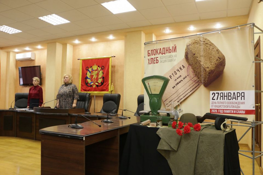 Мая Хужина, бывший председатель Керченского горсовета, уволившаяся после скандала с &quot;батонами&quot; для блокадников.