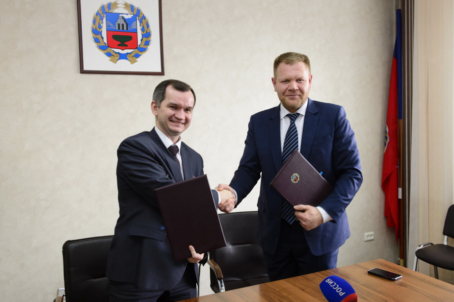 Подписание соглашения между Министерством цифрового развития и связи Алтайского края и компанией &quot;ВымпелКом&quot;. 