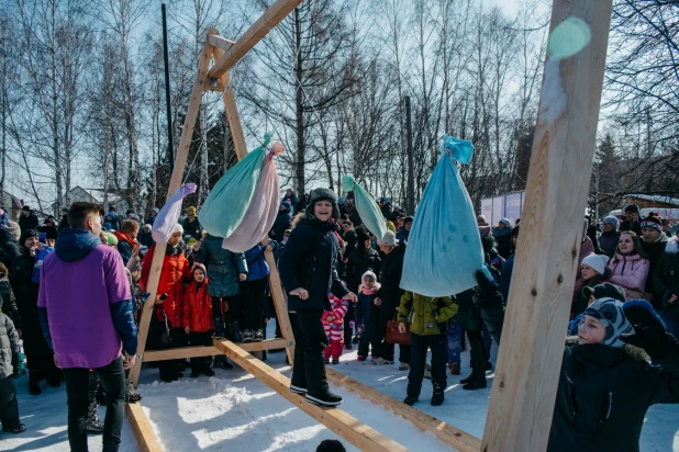 Масштабный праздник Масленицы в парке «Лесная сказка».