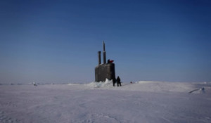 Подводная лодка в Арктике.