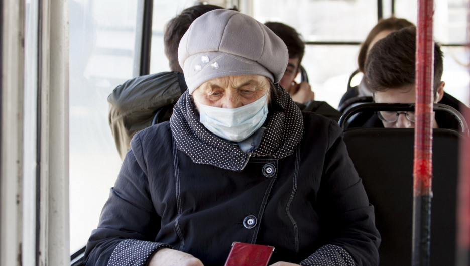 В алтайском городе без масок не будут пускать в общественный транспорт