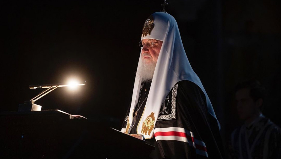 Патриарх Кирилл упал во время литургии в Новороссийске