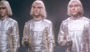 Роботы из фильма.