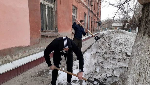 Некоторые жители Барнаула устроили "Чистый четверг"