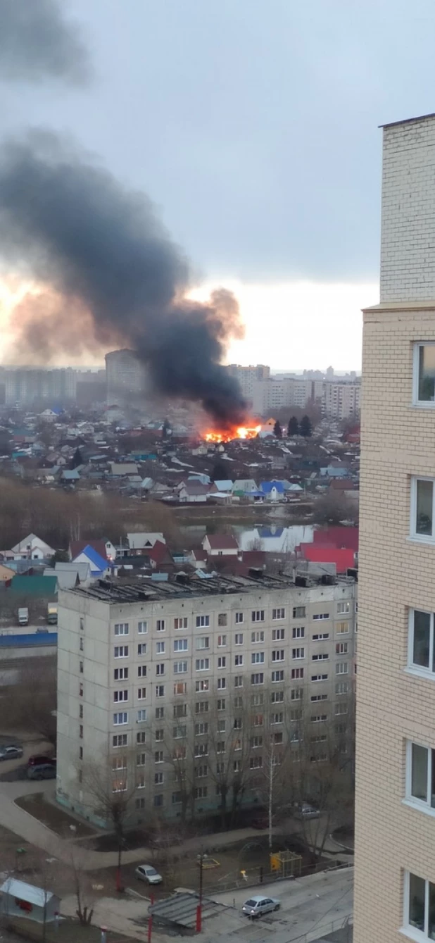 Пожар в районе барнаульской "ямы".