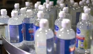 Компания "Ренессанс Косметик" производит антисептик во время пандемии. 