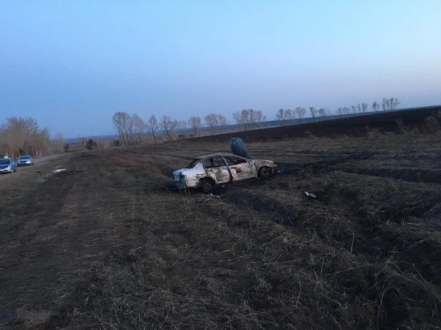 Автомобиль сгорел под Бийском.