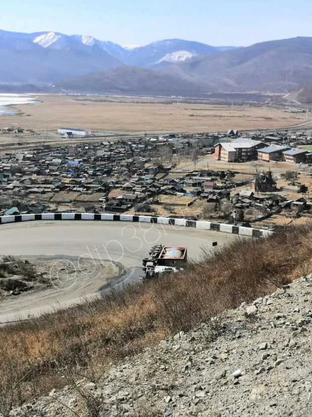 Фура с химикатами перевернулась в Иркутской области.