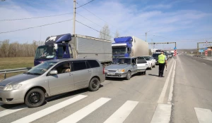 Проверка автомобилей на Алтае во время пандемии коронавируса.
