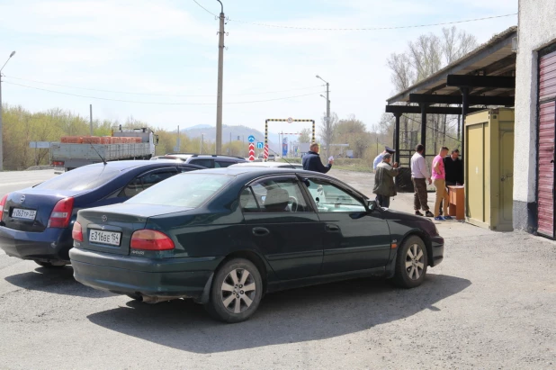 Проверка автомобилей на Алтае во время пандемии коронавируса.