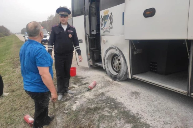 ЧП с автобусом на трассе Барнаул - Новосибирск.