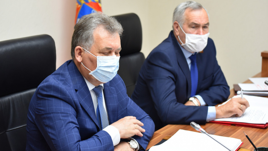 Александр Романенко и Сергей Серов на сессии 30 апреля 2020 года.