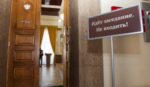 Депутаты на сессии АКЗС 30 апреля 2020 года. Администрация Барнаула.