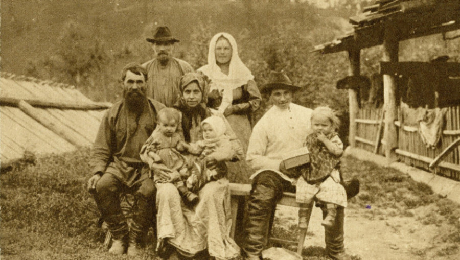 Сибирская семья, конец XIX века. 