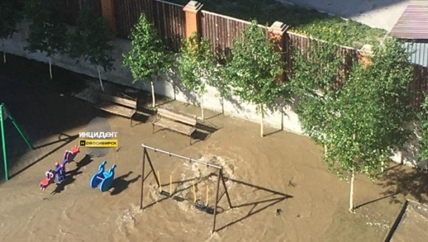 Коммунальный "потоп" в Новосибирске.