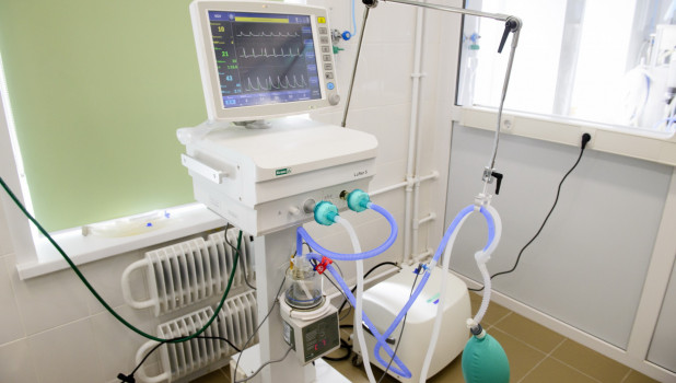 Новый аппарат ИВЛ в барнаульской клинической больнице №11.