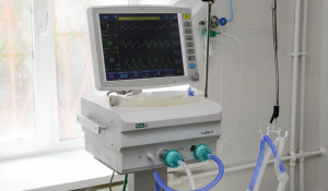 Новый аппарат ИВЛ в барнаульской клинической больнице №11.