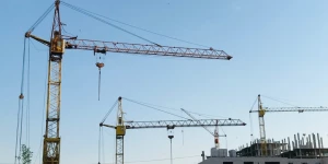 Строительство. Строительный кран.