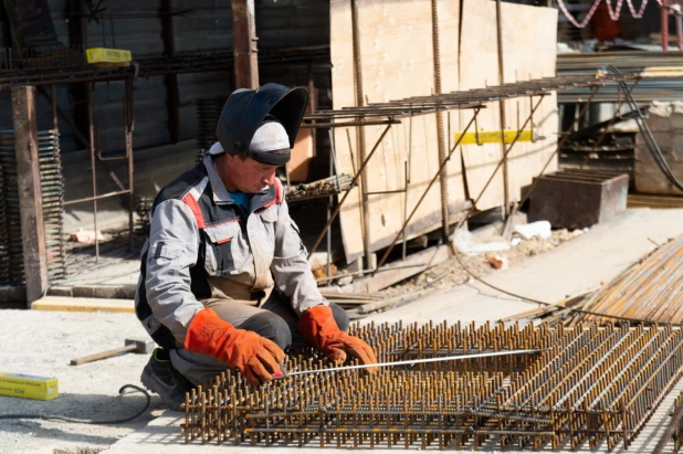 Строительство новой поликлиники в Барнауле. Май 2020 года. 