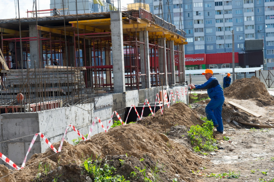 Строительство новой поликлиники в Барнауле. Май 2020 года. 