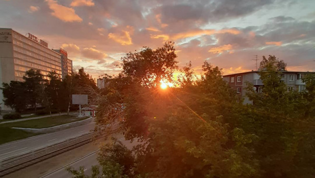 Яркий закат в Барнауле